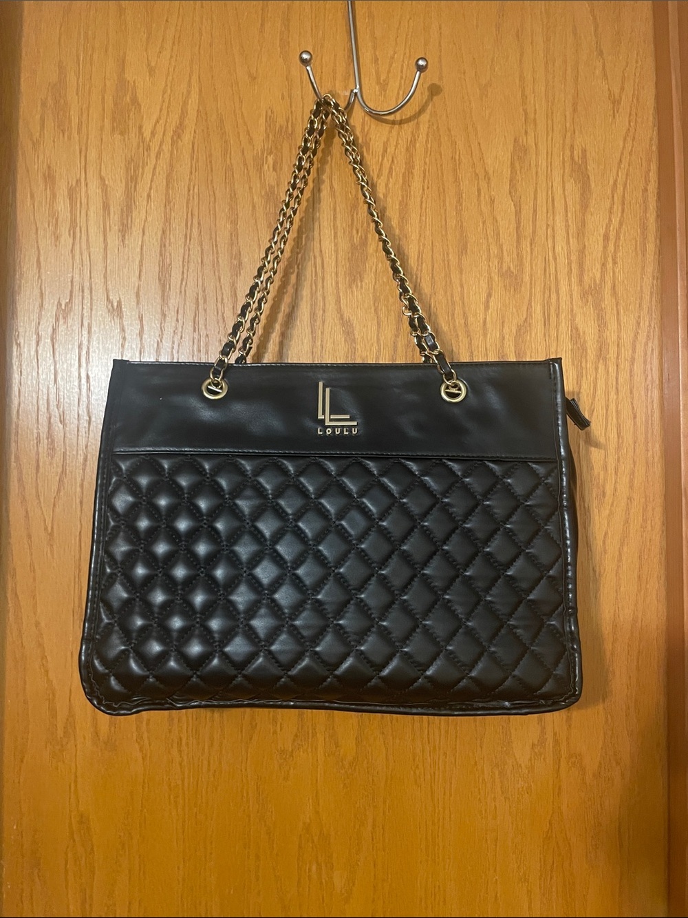 Loulu Quilted Chain-Handle Shoulder Bag in Black